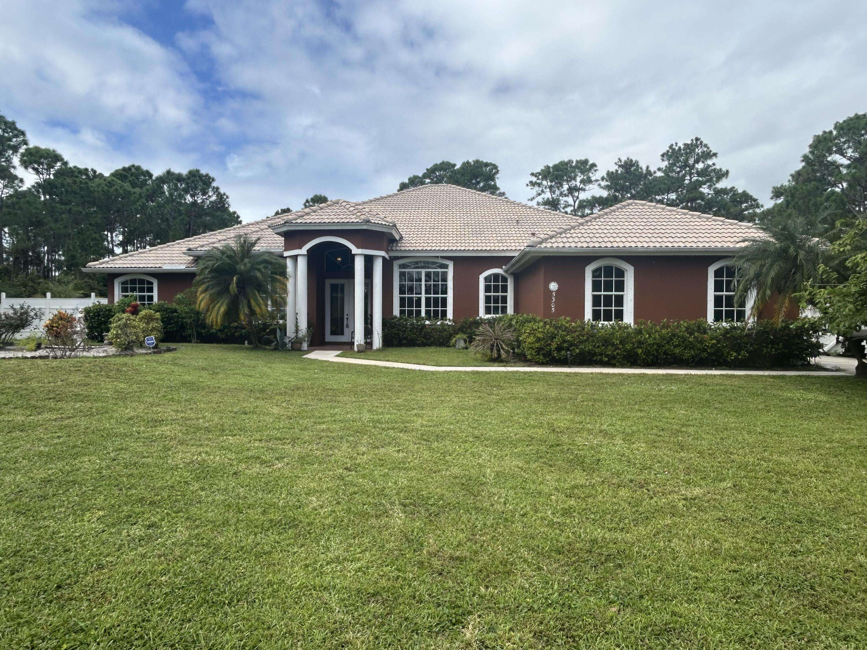 Fort Pierce, FL 34951,5305 Southwind TRL