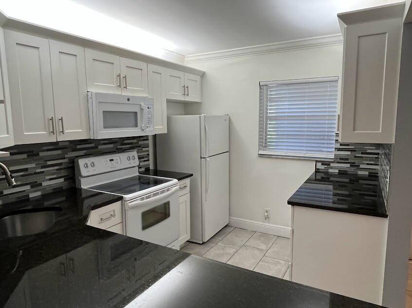 Delray Beach, FL 33445,829 Camino RD 104-A