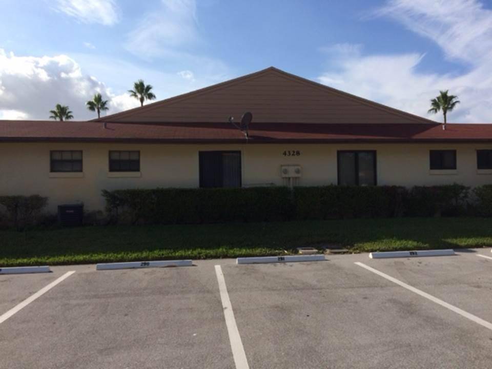 West Palm Beach, FL 33409,4328 Woodstock DR D