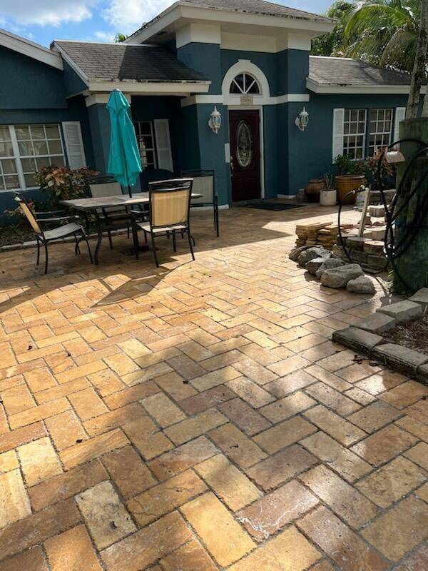 Boca Raton, FL 33486,2098 Juana RD