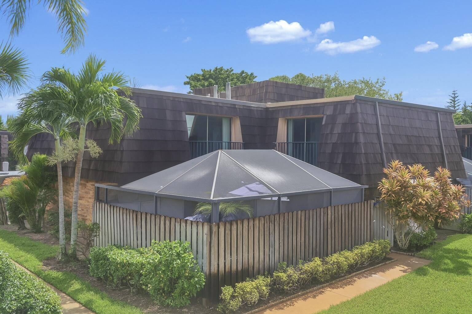 Vero Beach, FL 32960,465 E Waverly PL 8b