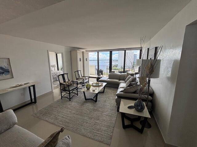 West Palm Beach, FL 33407,5600 N Flagler DR 1510