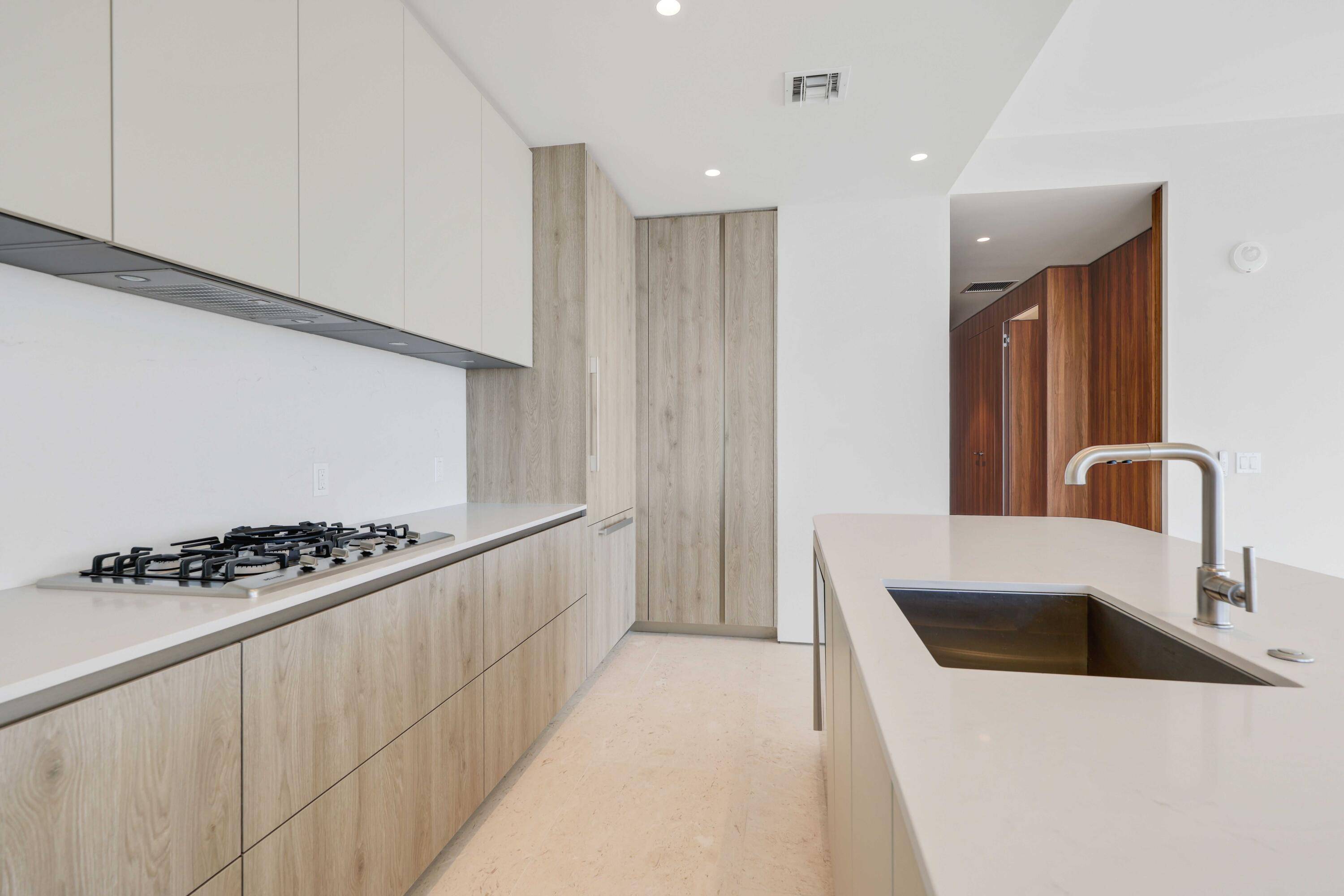 West Palm Beach, FL 33401,200 Arkona CT 1803