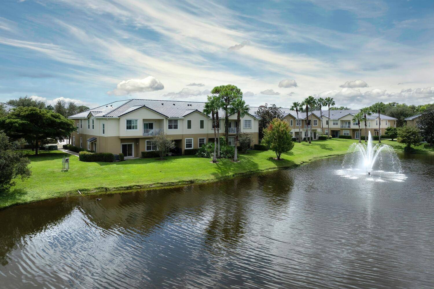 Stuart, FL 34994,1561 SE Hampshire WAY 104