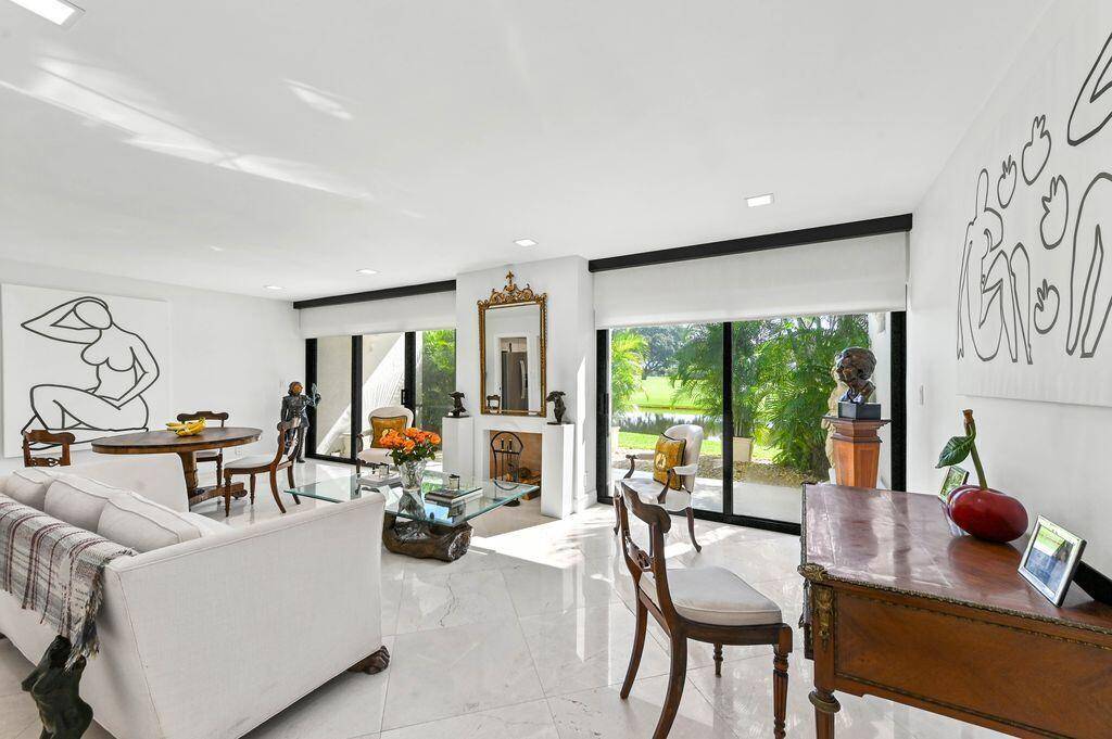 West Palm Beach, FL 33401,1924 Presidential WAY 2-C