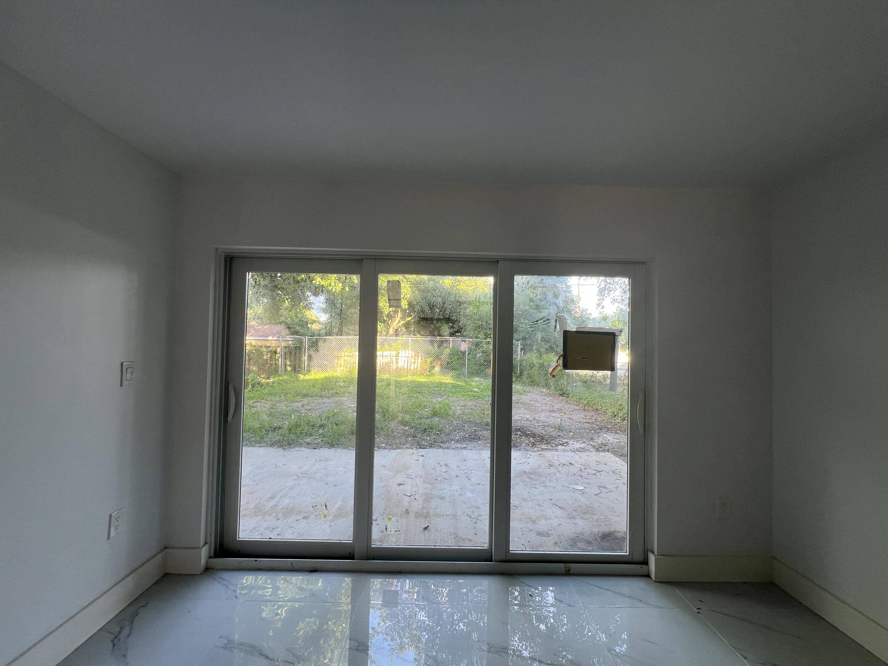 Lake Worth Beach, FL 33460,828 S B ST