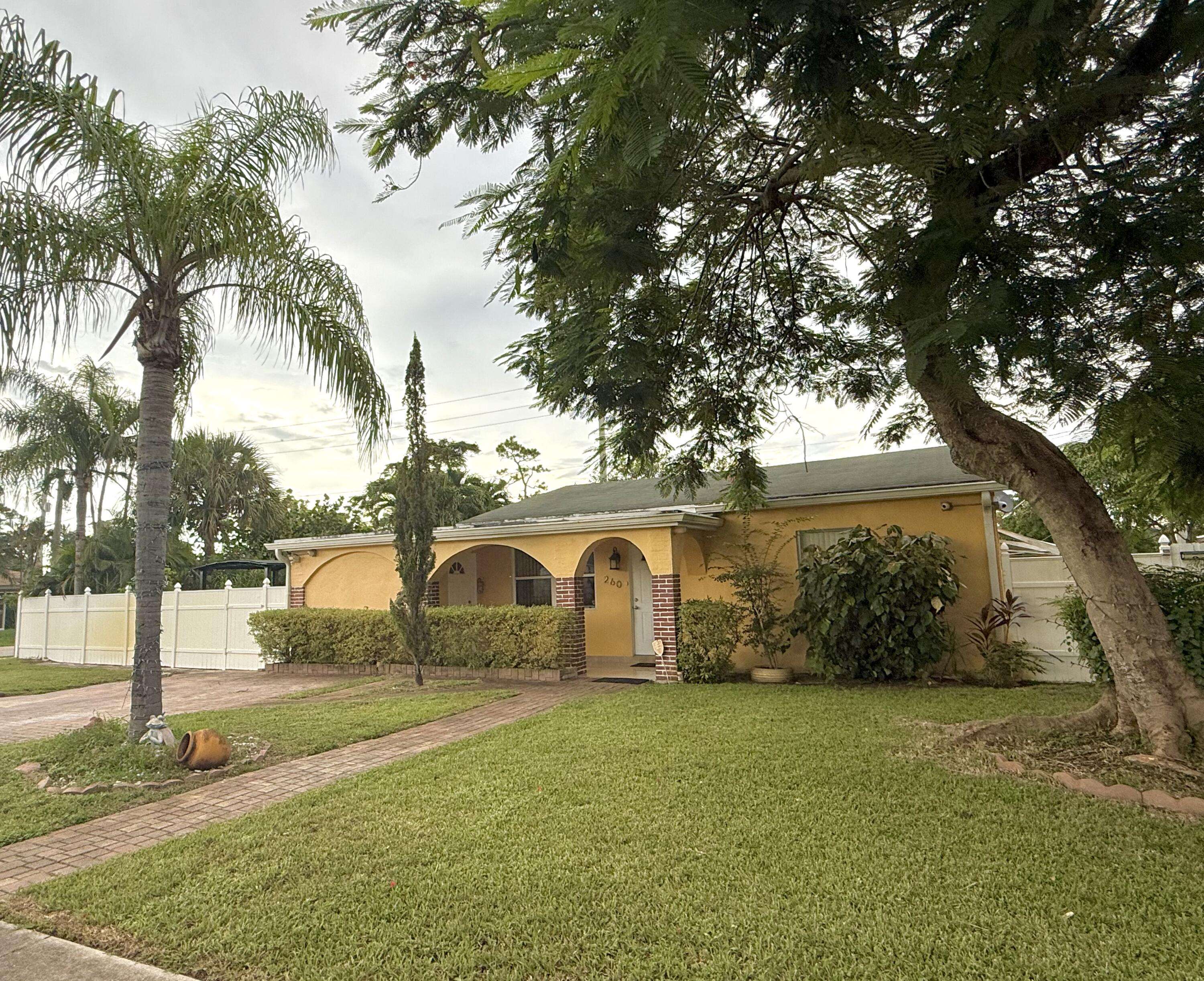 Greenacres, FL 33463,260 Jackson AVE