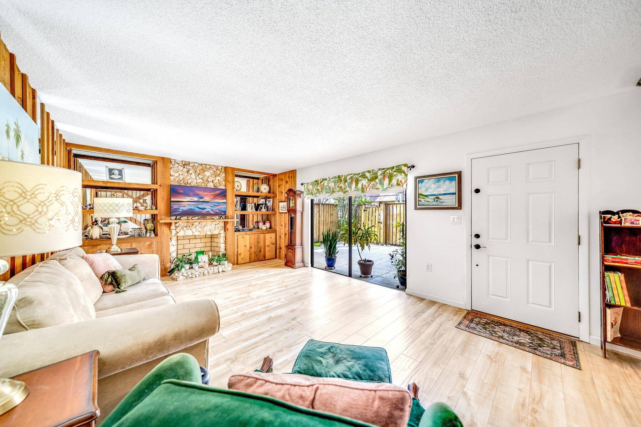 Palm Beach Gardens, FL 33410,310 3rd CT