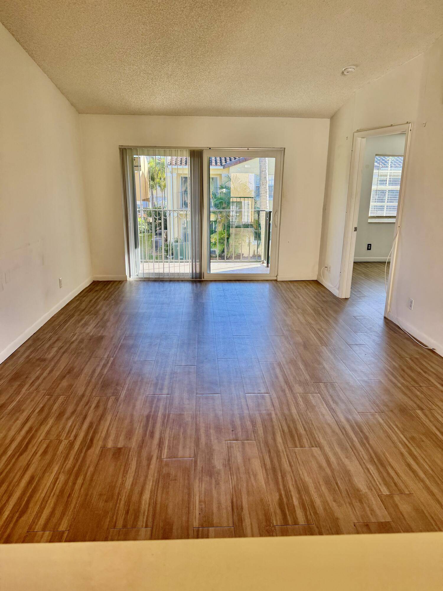 Lake Park, FL 33403,1130 Lake Shore DR 201