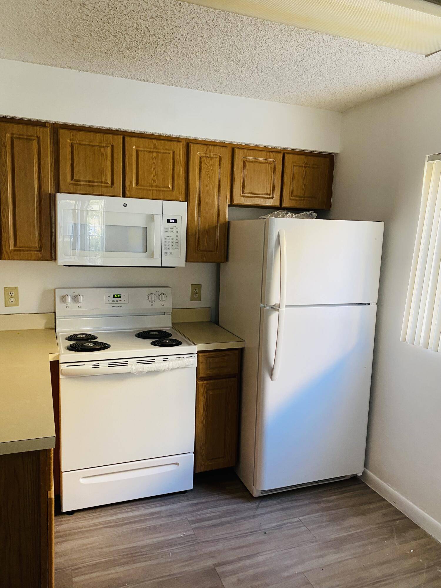 Lake Park, FL 33403,1130 Lake Shore DR 201