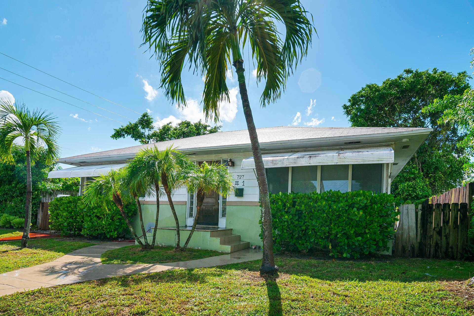 Lake Worth Beach, FL 33460,727 S M ST