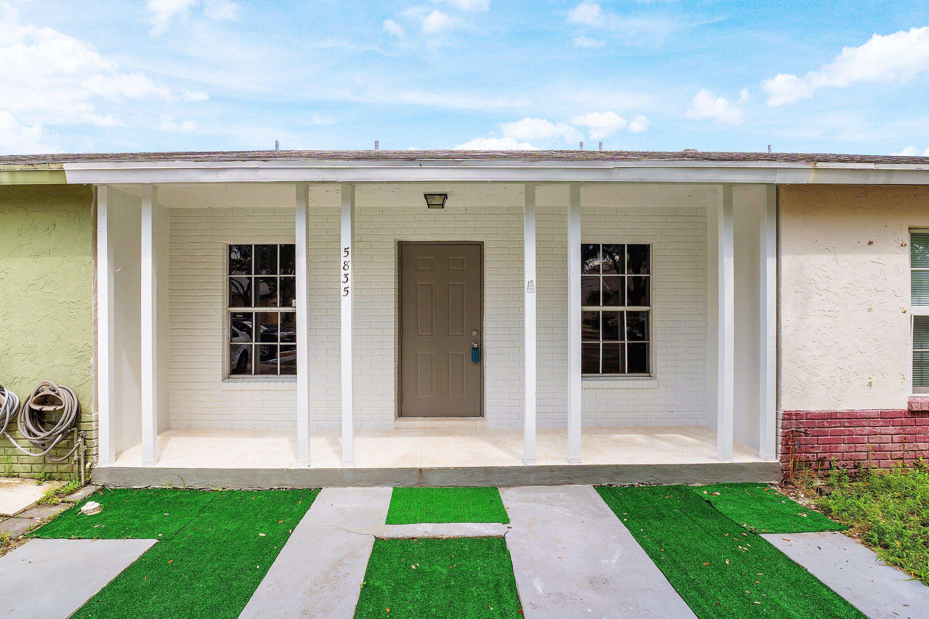 Greenacres, FL 33463,5835 S 37th CT