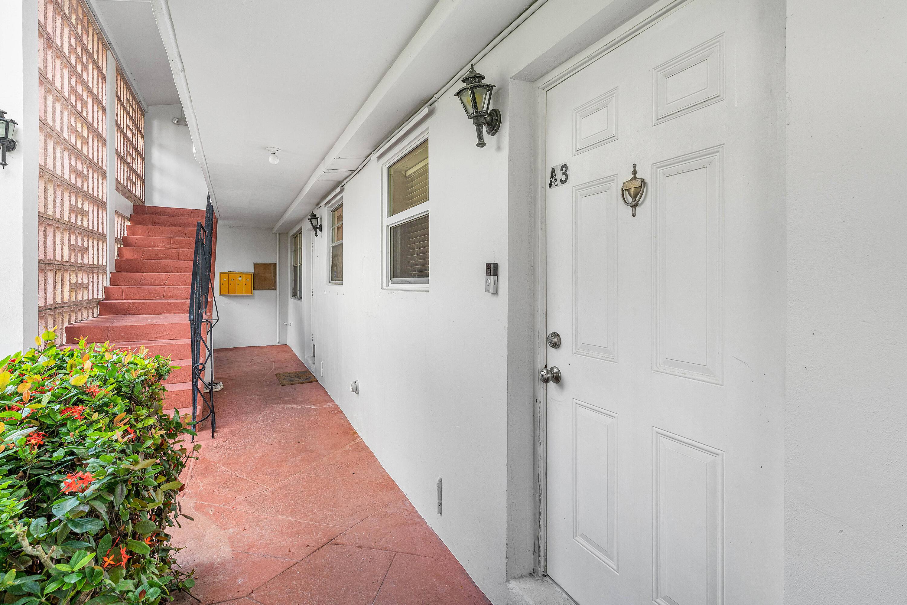 Boca Raton, FL 33432,40 SE 13th ST A3