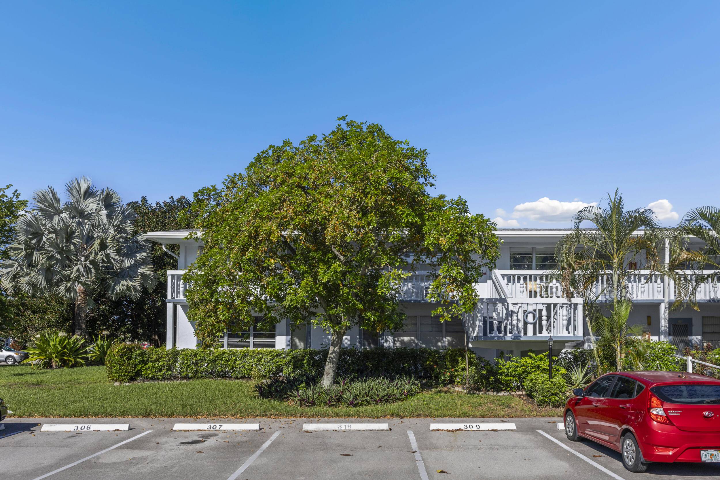 Deerfield Beach, FL 33442,315 Tilford O