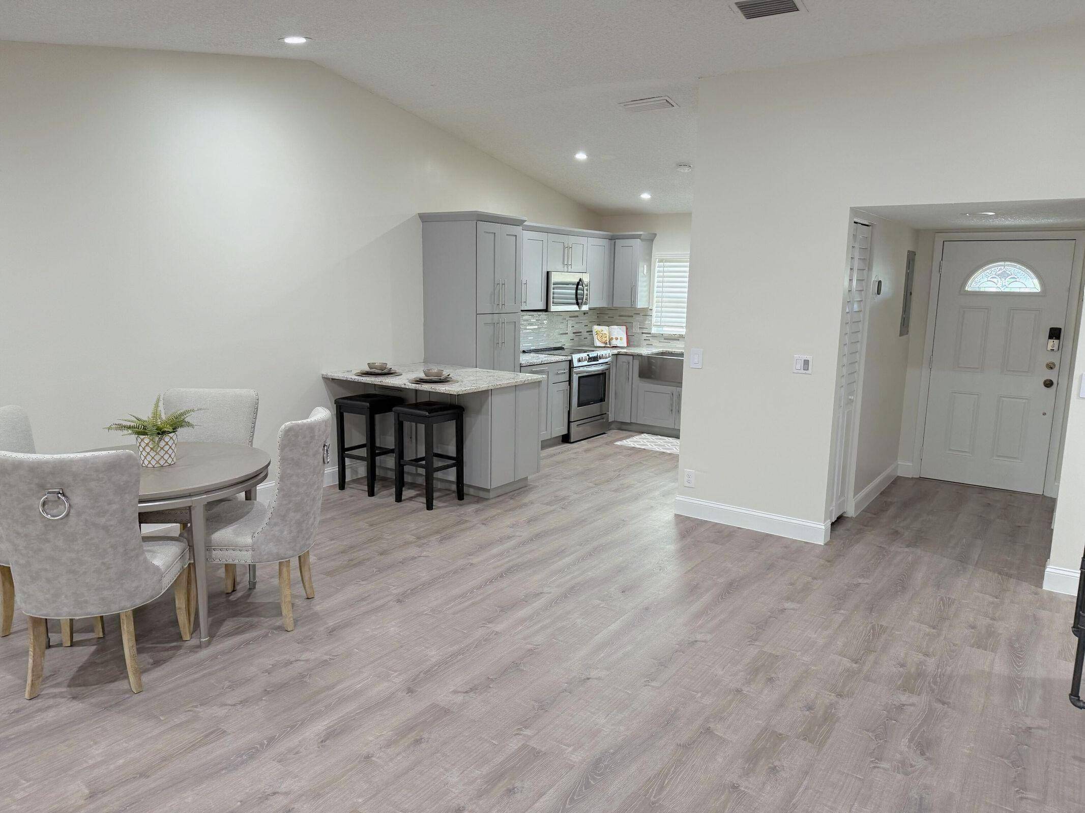 Boynton Beach, FL 33426,21 Chelsea LN