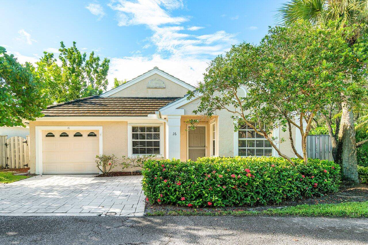 Palm Beach Gardens, FL 33418,16 Commodore PL