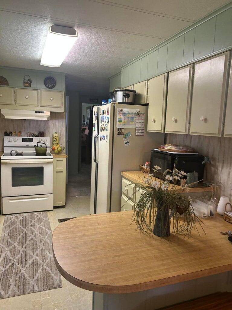 Port Saint Lucie, FL 34952,129 E Caribbean