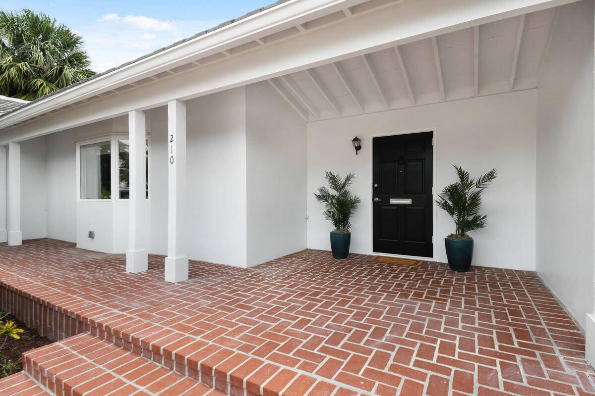 West Palm Beach, FL 33405,210 Miramar WAY