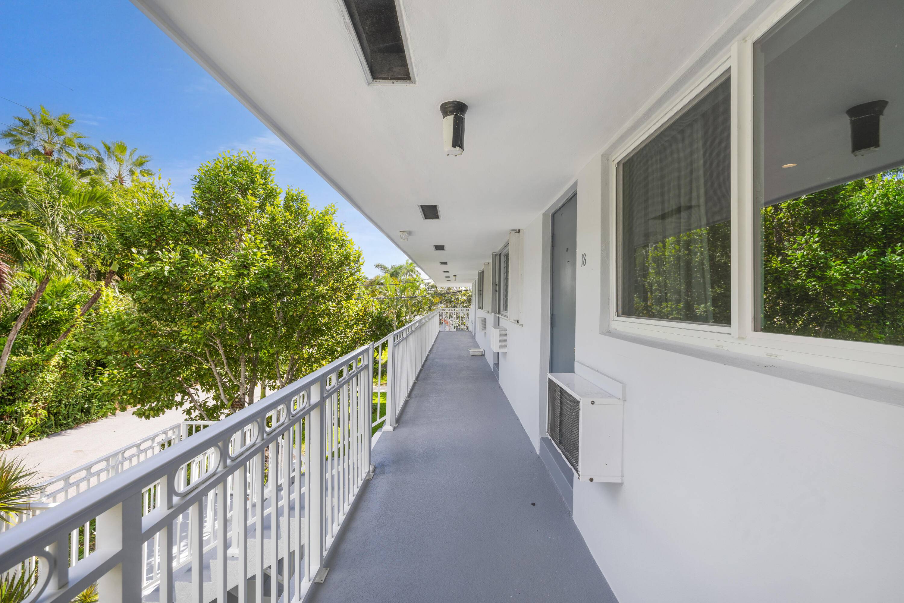 Boynton Beach, FL 33435,2420 S Federal HWY 18