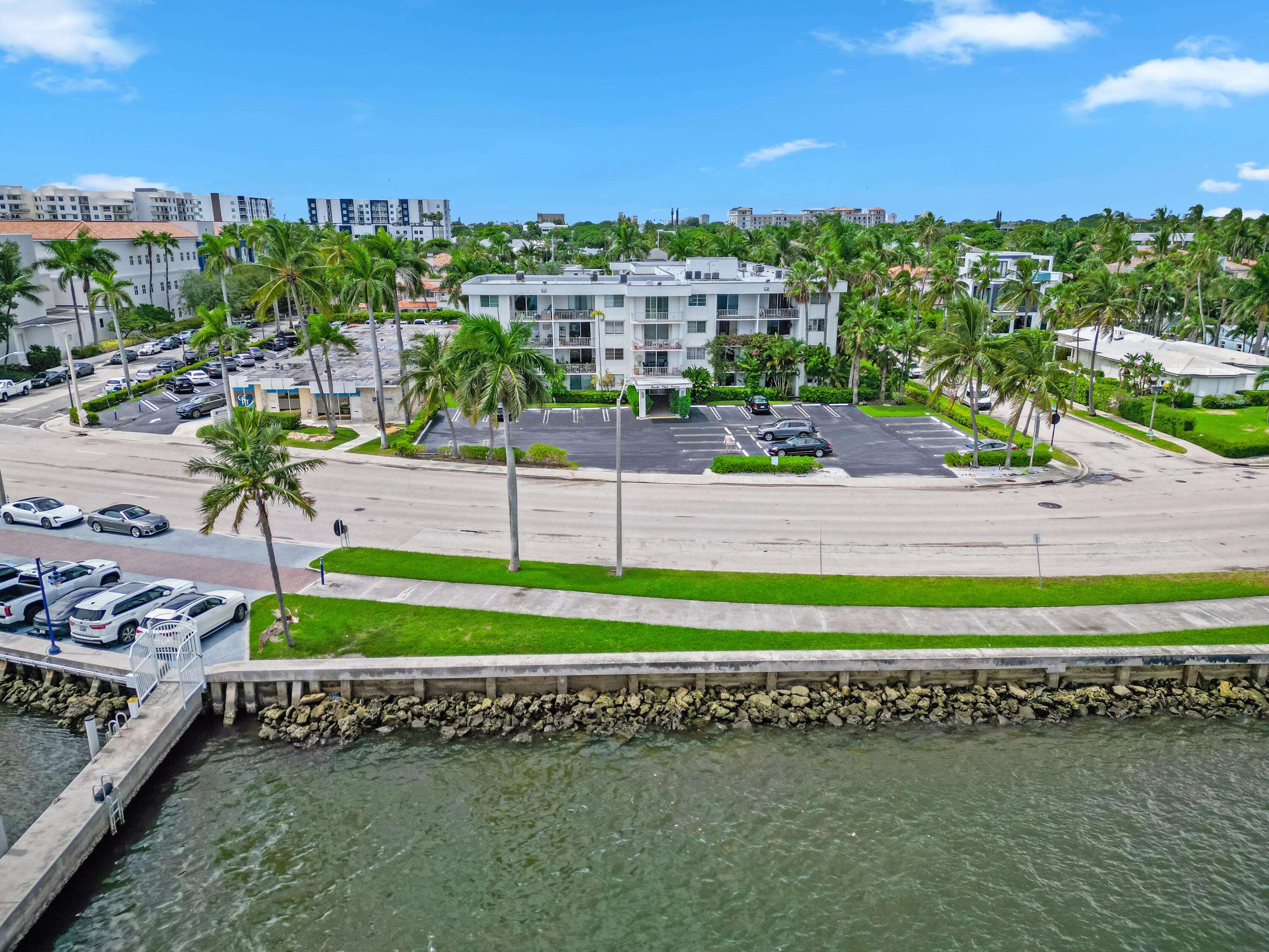 West Palm Beach, FL 33401,917 N Flagler DR 409