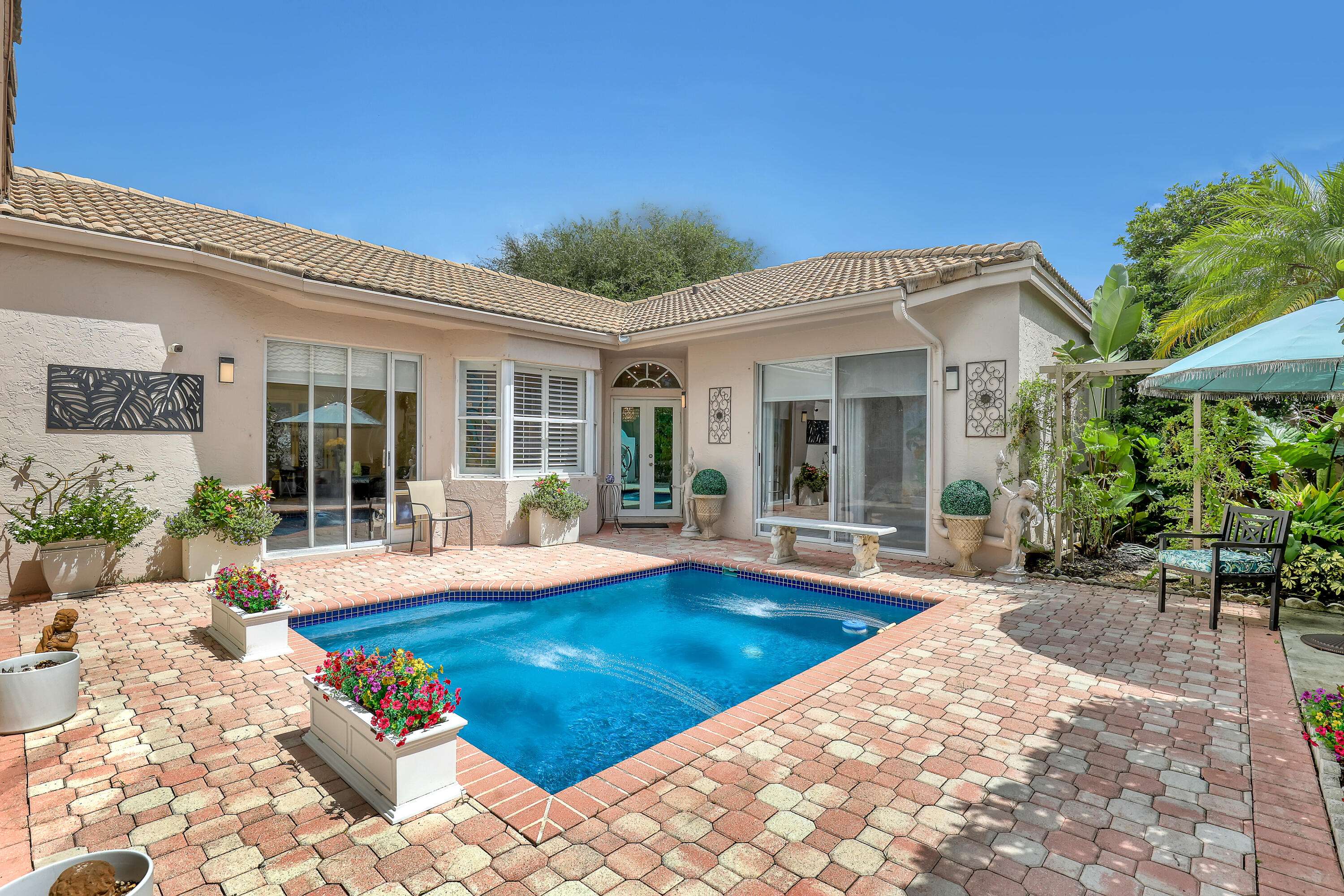 West Palm Beach, FL 33409,2076 Cezanne RD