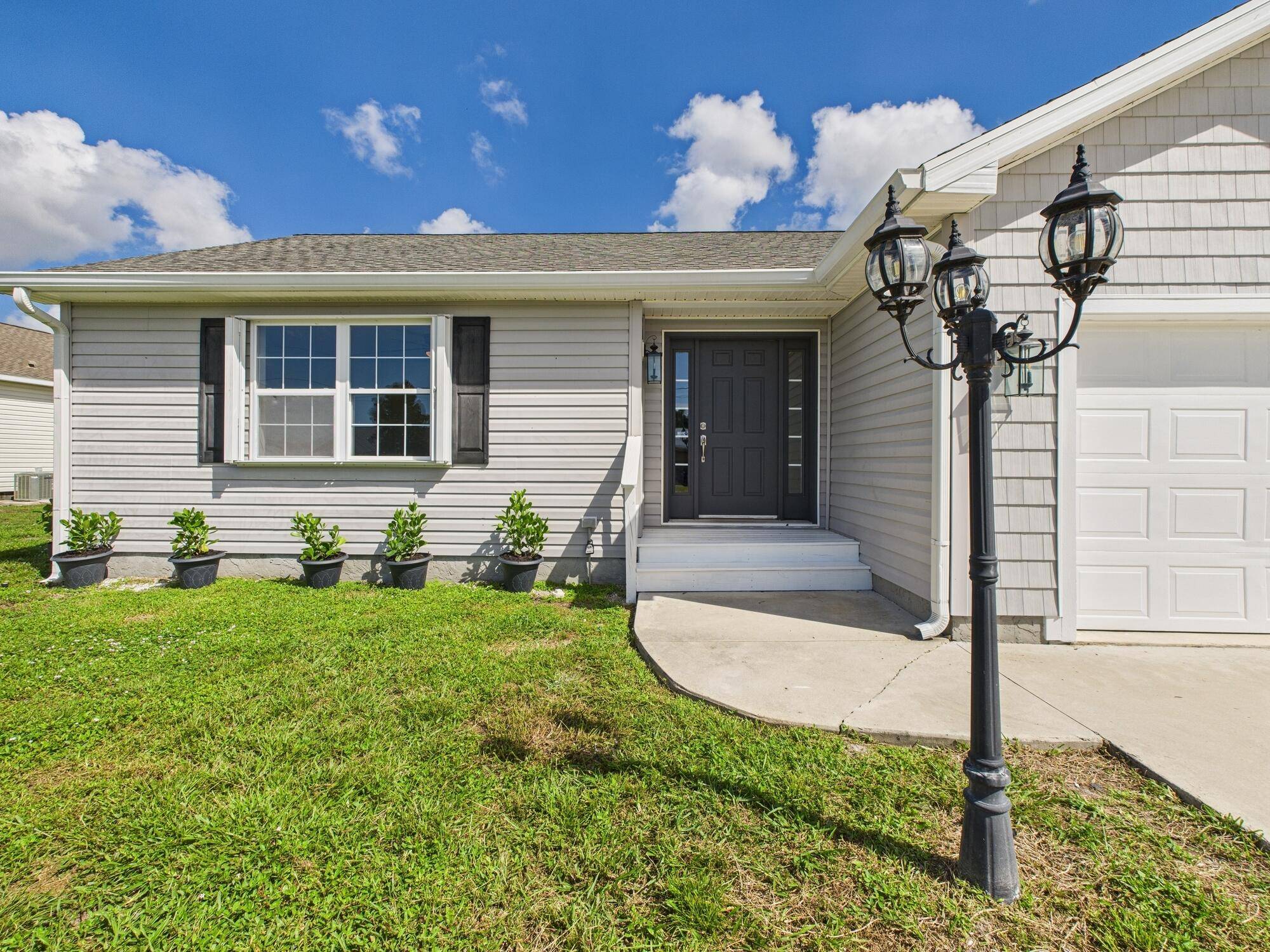 Okeechobee, FL 34974,2643 SE 27th ST