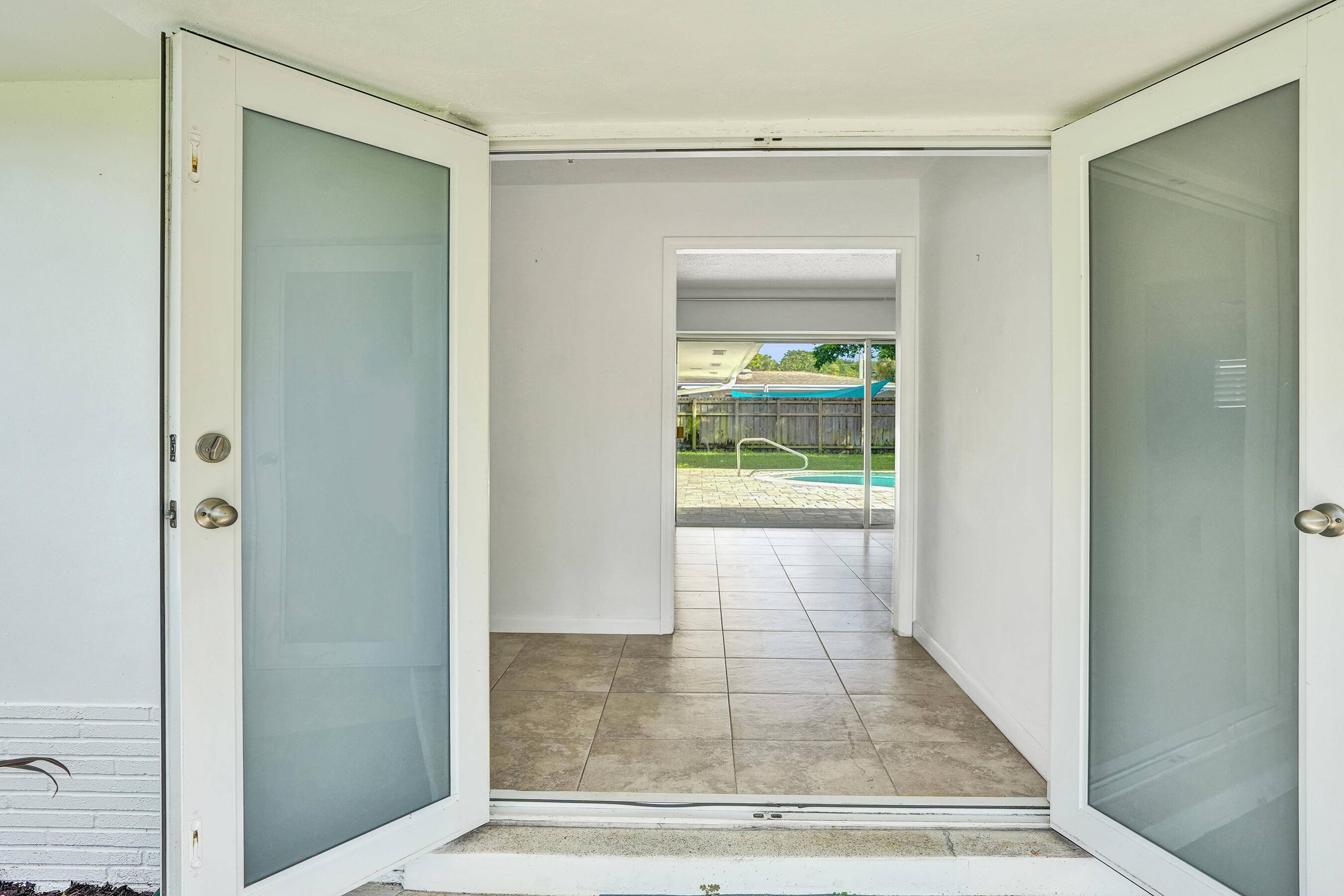 Boca Raton, FL 33486,811 W Royal Palm RD