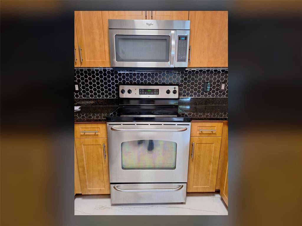 West Palm Beach, FL 33411,6492 Emerald Dunes DR 108