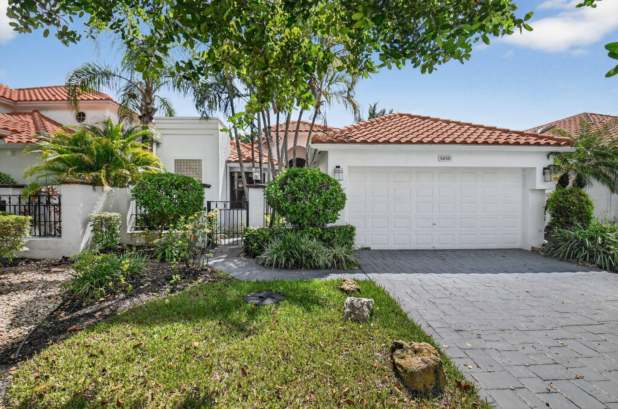 Boca Raton, FL 33496,5850 NW 21st AVE