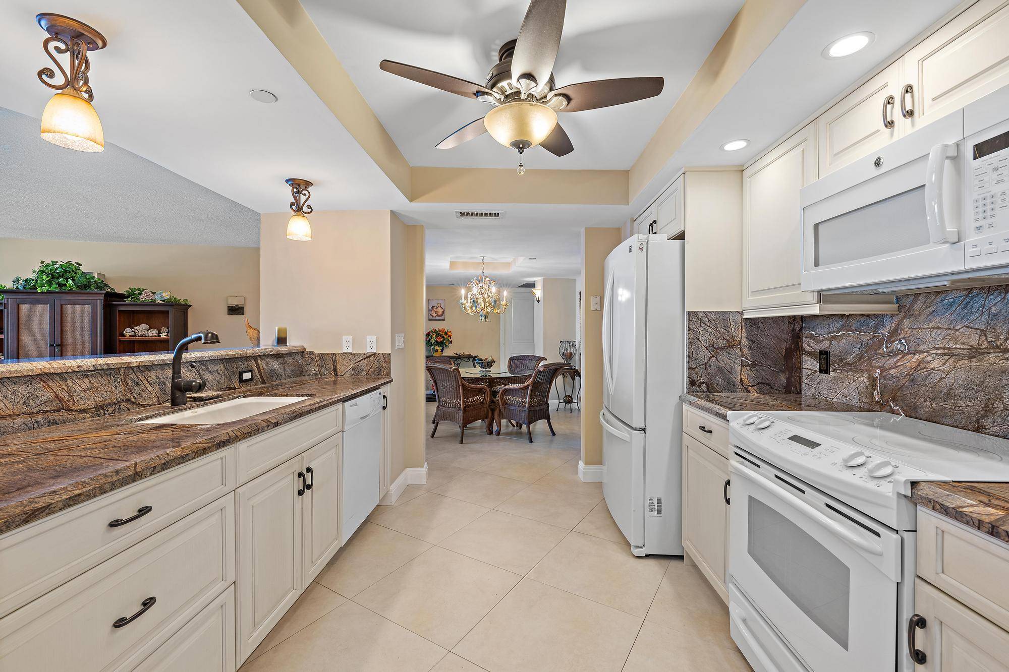 Singer Island, FL 33404,3000 N Ocean DR 19e