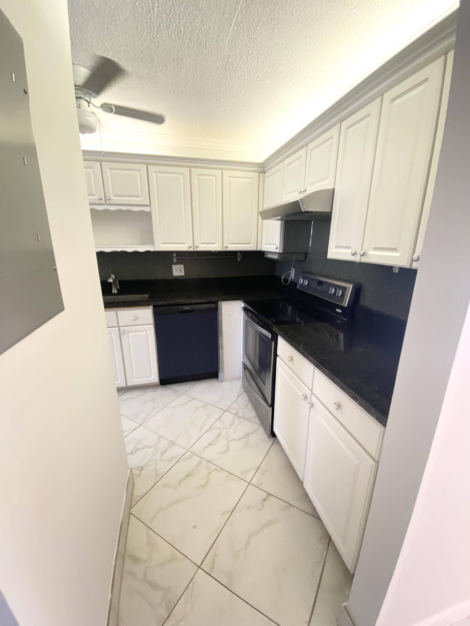 Delray Beach, FL 33445,2480 Juniper DR 204