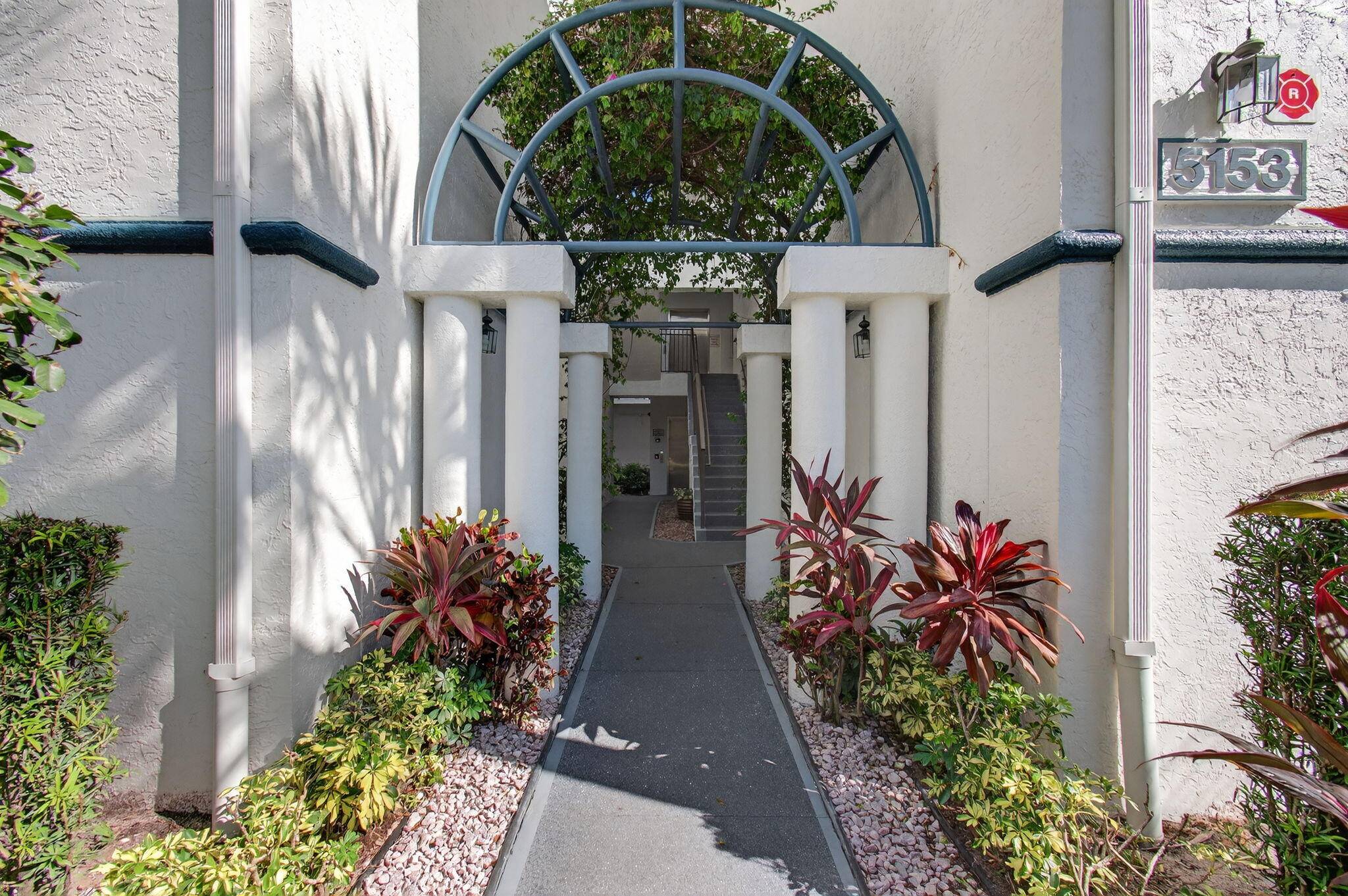 Boynton Beach, FL 33437,5153 Floria DR L