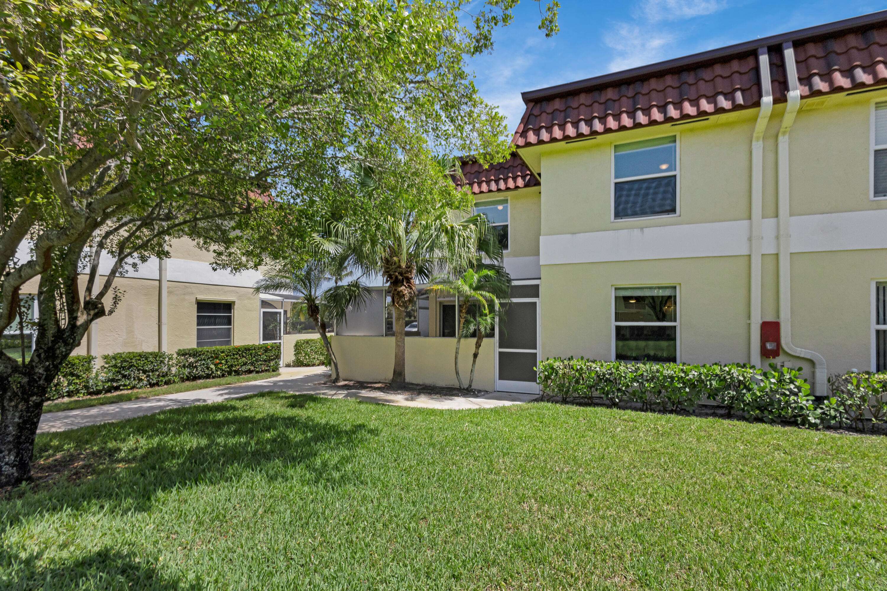 Jupiter, FL 33477,717 S Us Highway 1 904