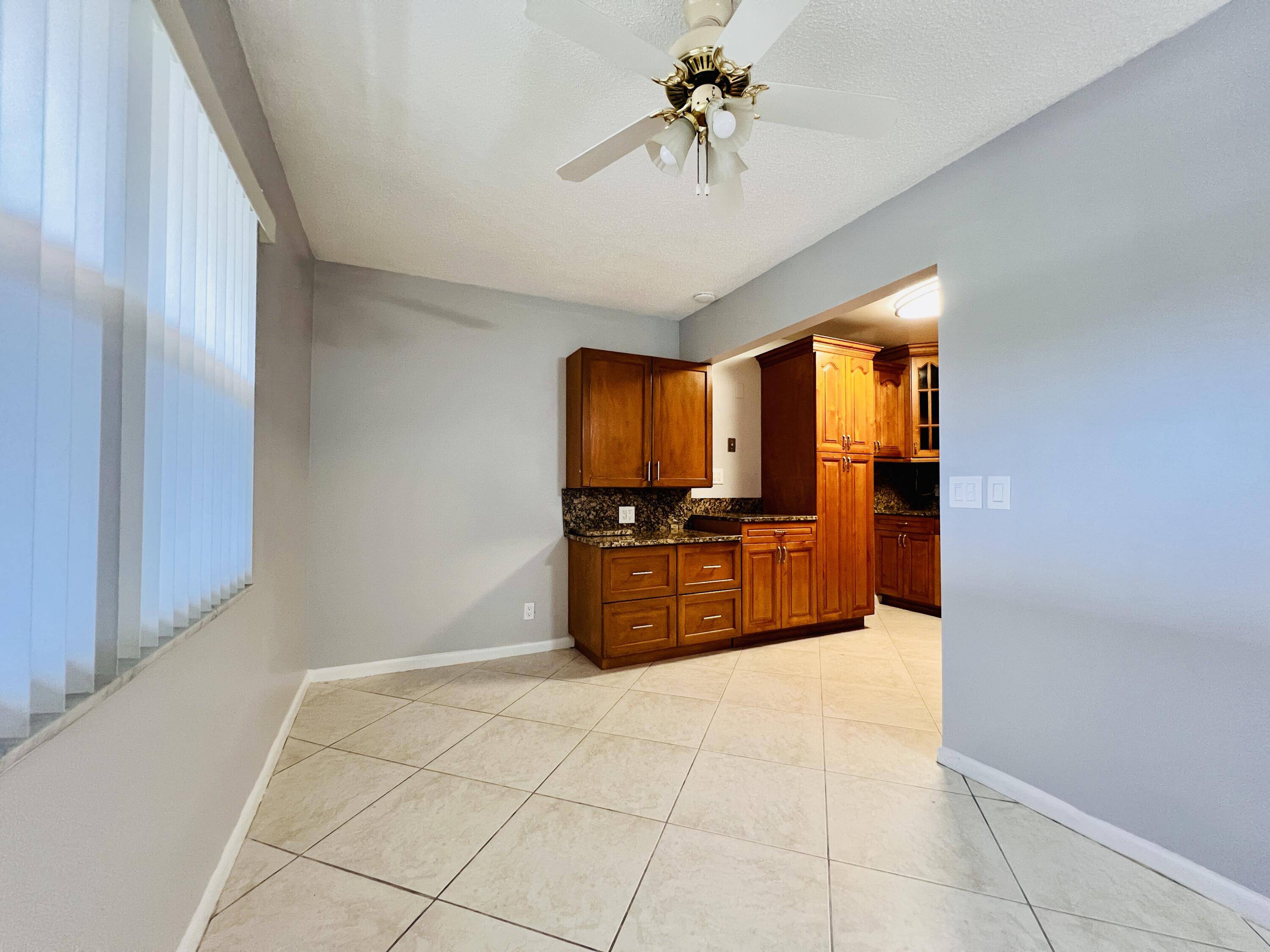 West Palm Beach, FL 33417,210 Somerset K