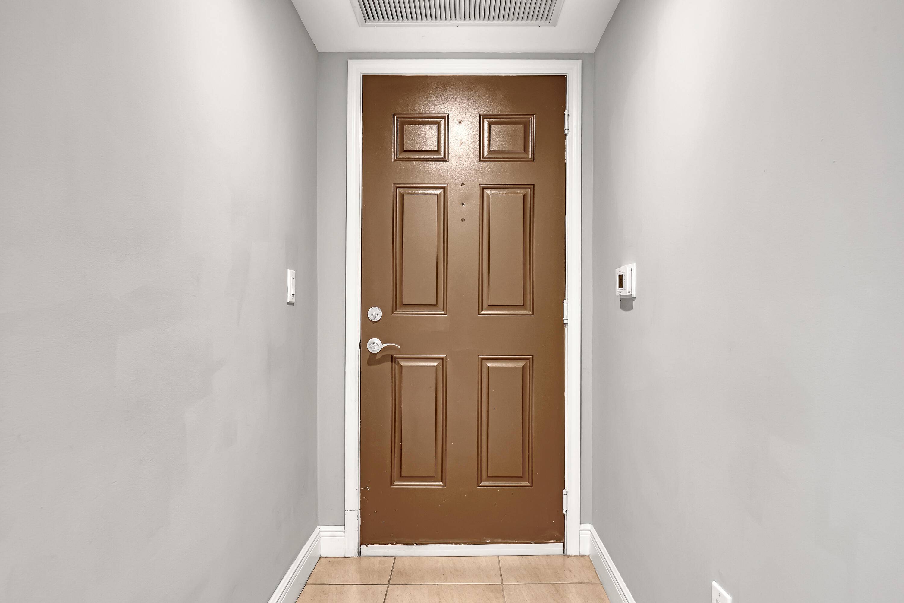 West Palm Beach, FL 33401,610 Clematis ST 618