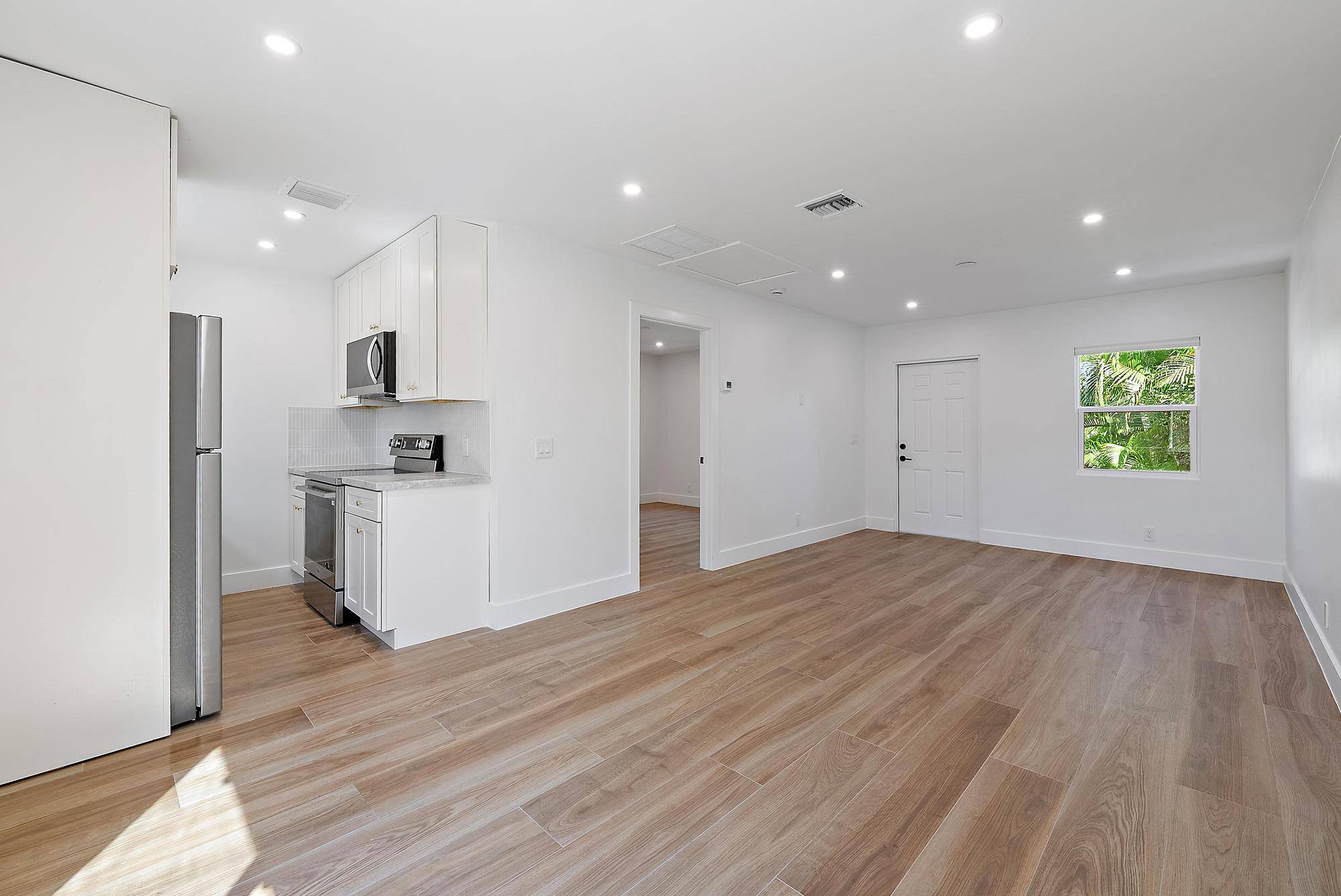 West Palm Beach, FL 33405,5004 Webster AVE