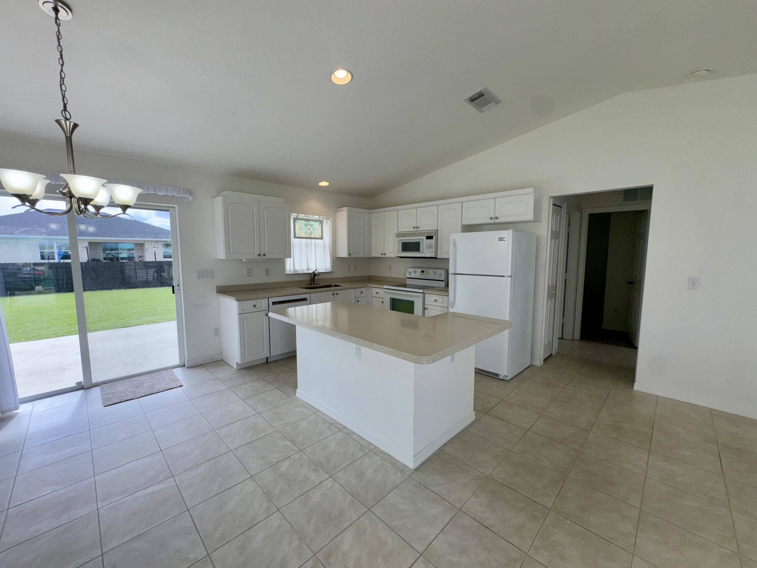 Port Saint Lucie, FL 34953,962 SW Haleyberry AVE