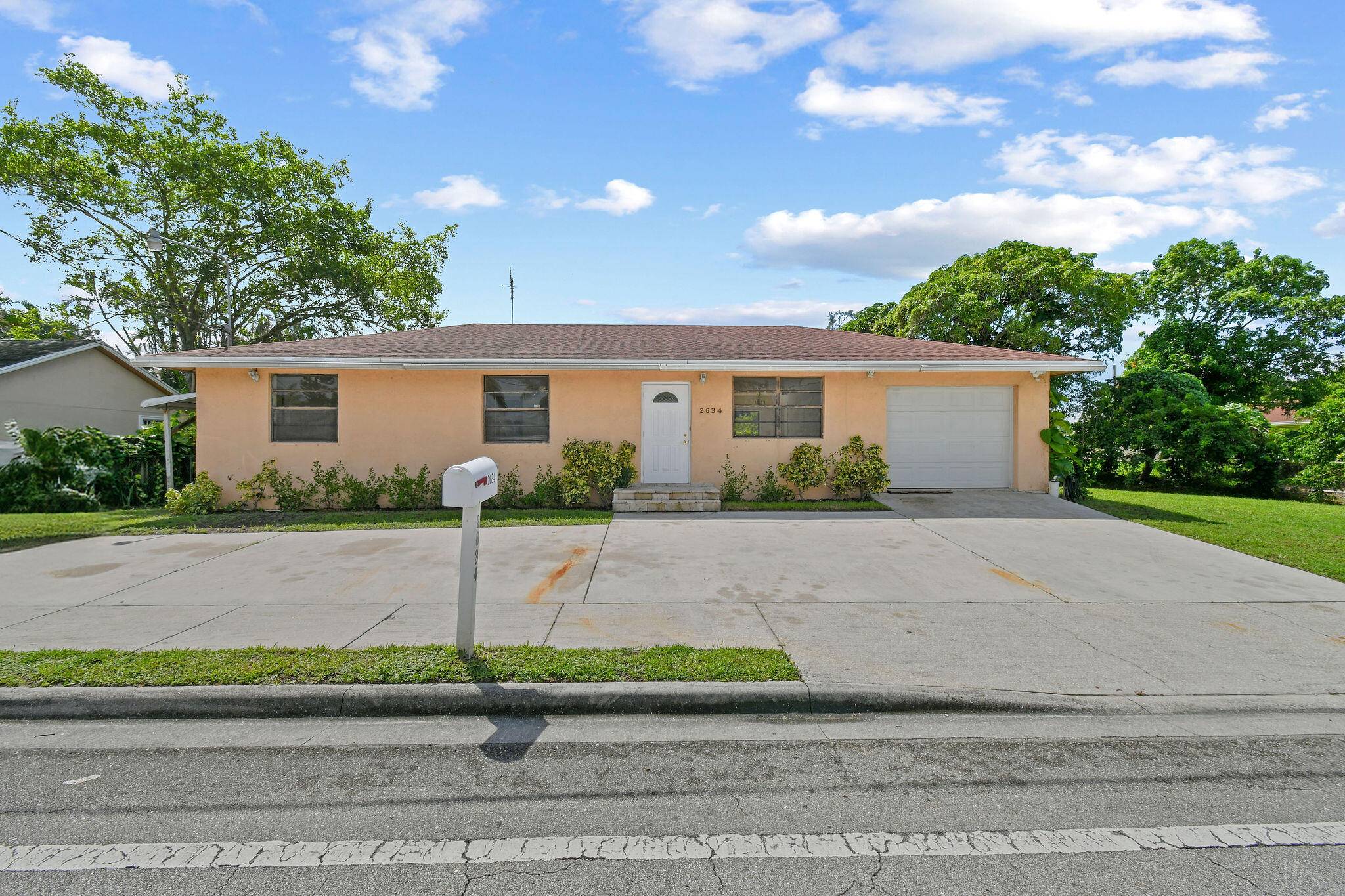 West Palm Beach, FL 33406,2634 Summit BLVD