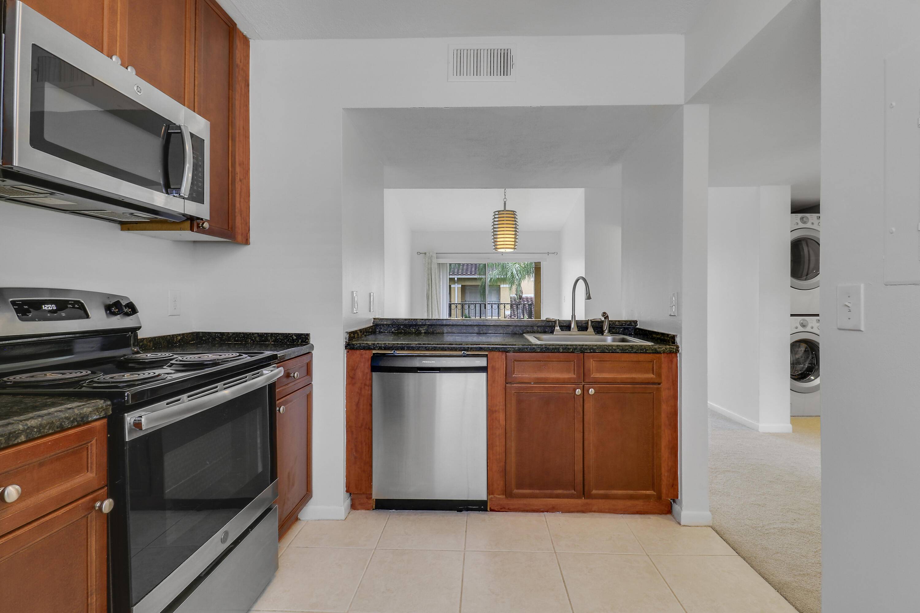 Lake Park, FL 33403,1025 Lake Shore DR 202