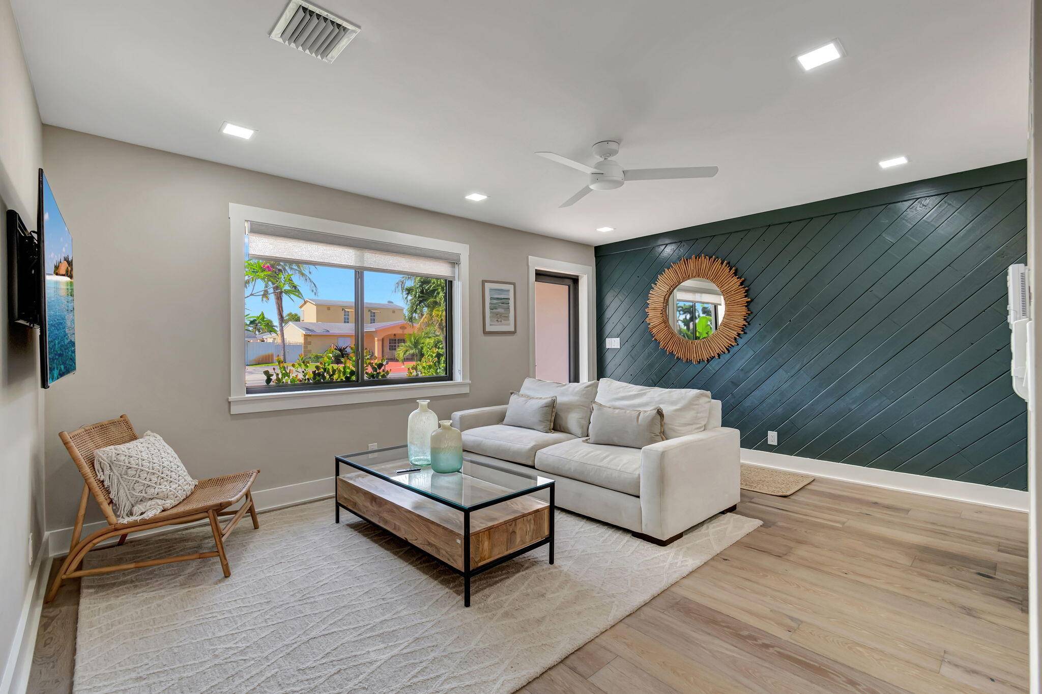 Boynton Beach, FL 33435,213 SE 24th AVE