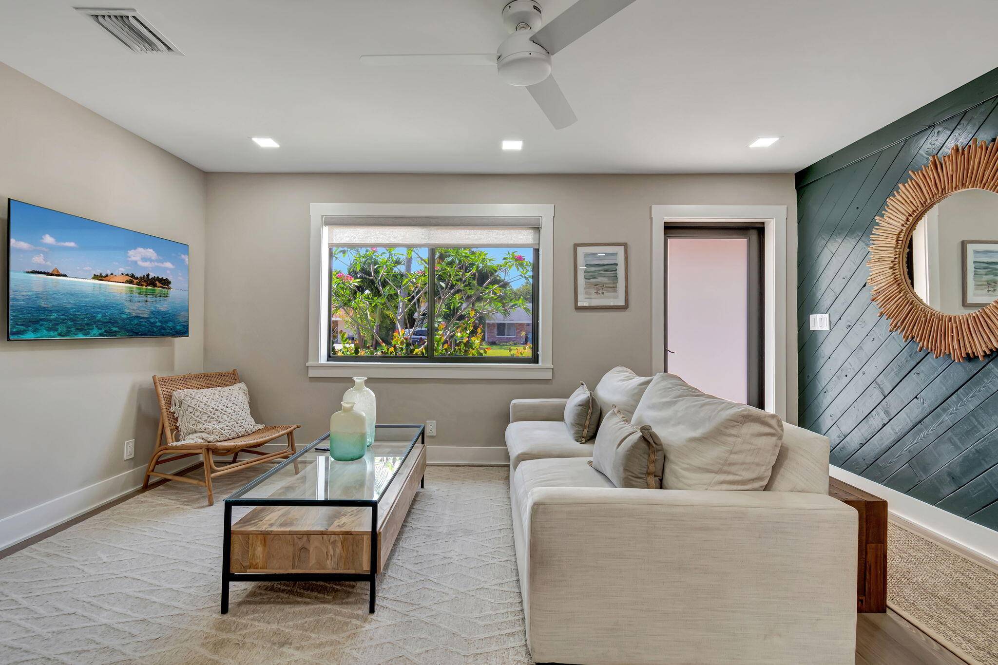 Boynton Beach, FL 33435,213 SE 24th AVE