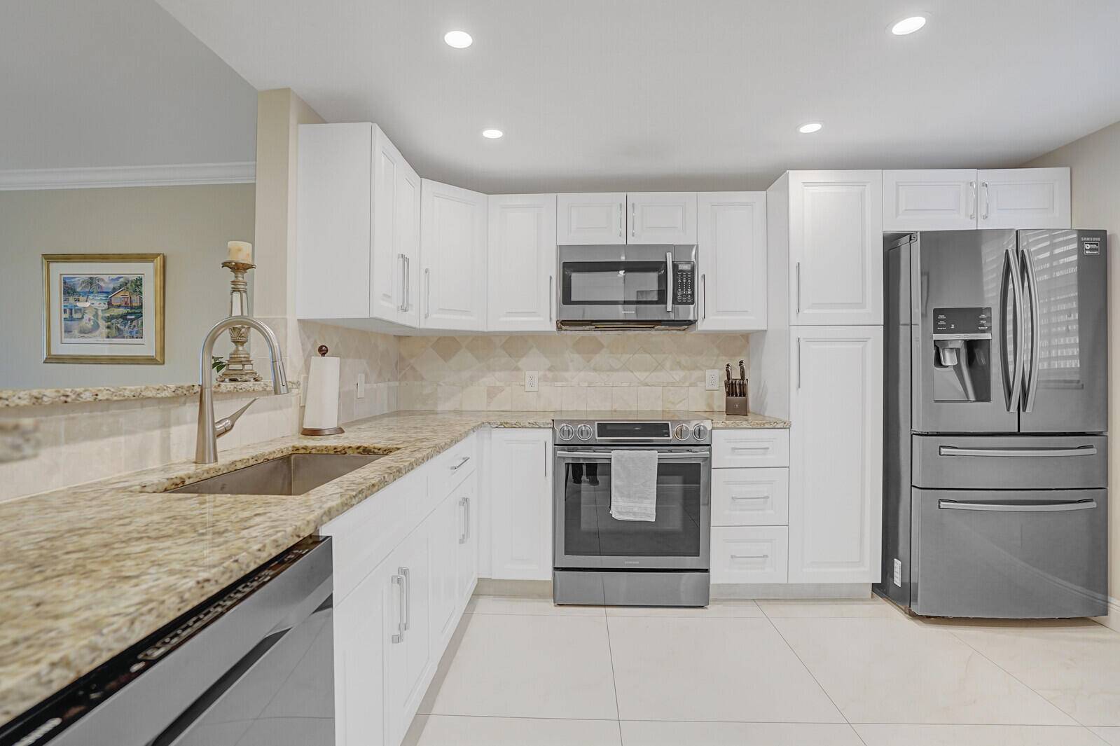 Atlantis, FL 33462,250 John F Kennedy DR 101