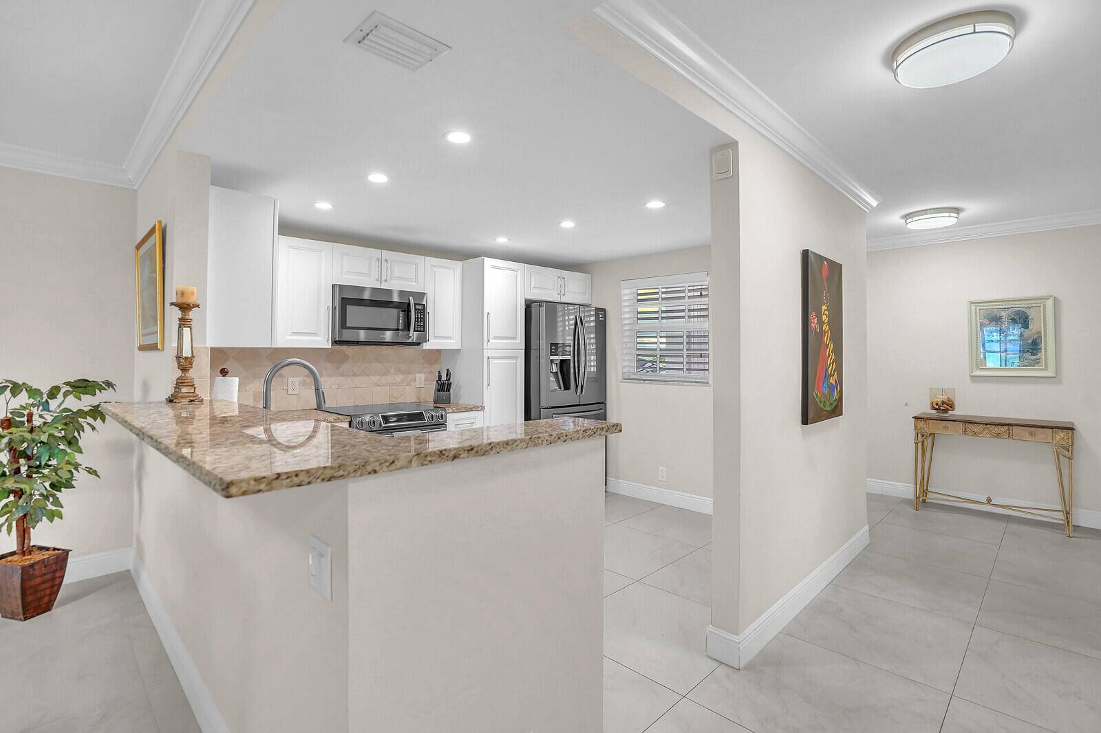 Atlantis, FL 33462,250 John F Kennedy DR 101