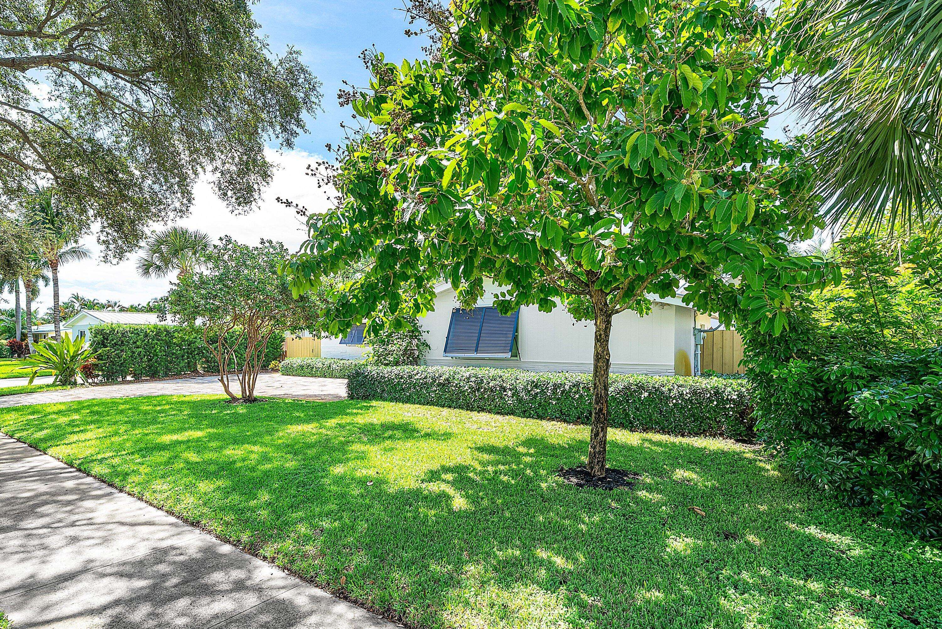 North Palm Beach, FL 33408,777 Lagoon DR