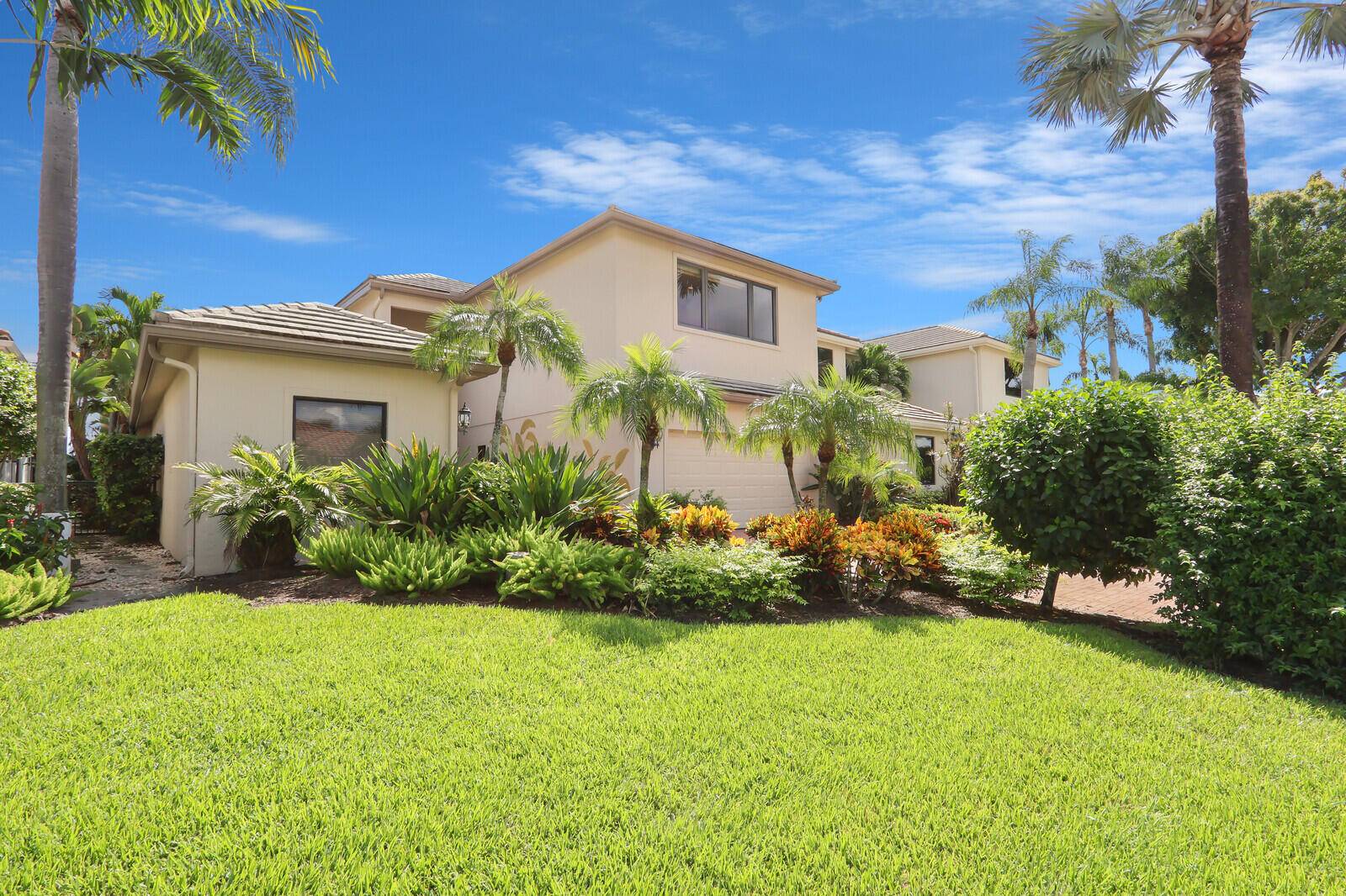 Palm Beach Gardens, FL 33410,13322 Deauville DR
