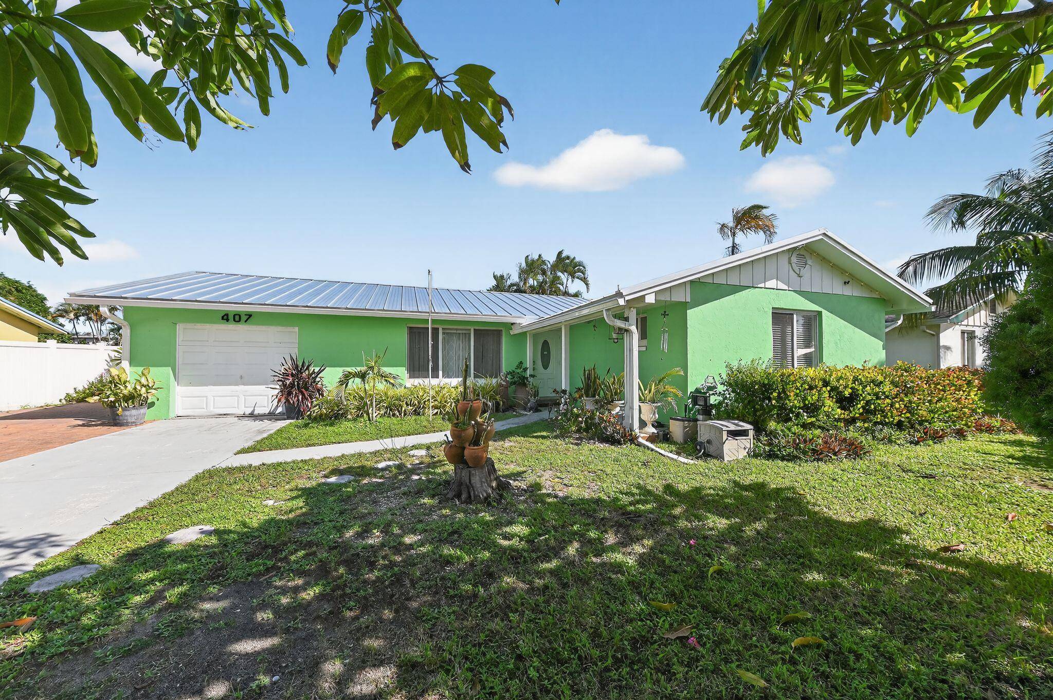 Jupiter, FL 33458,407 Highwood CIR