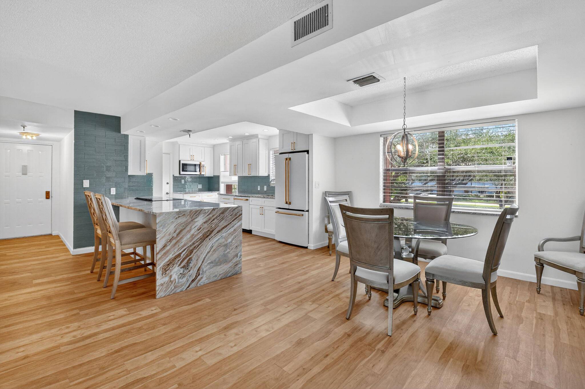 Boca Raton, FL 33487,5340 NW 2nd AVE 220