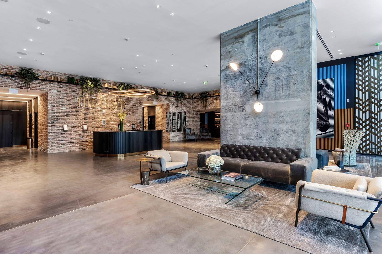 Miami, FL 33132,398 NE 5th ST 2118