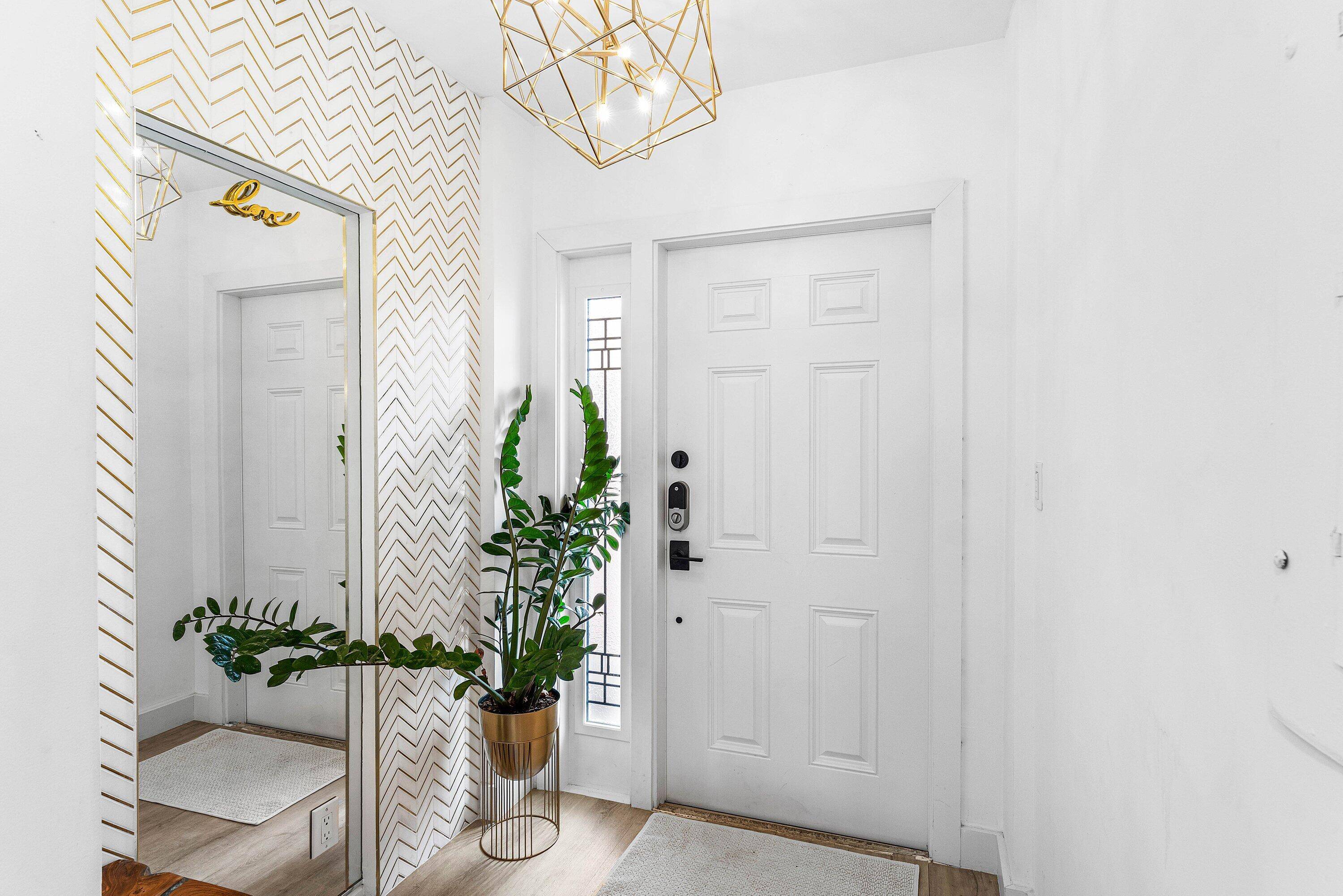 Boca Raton, FL 33432,1001 E Camino Real 4040