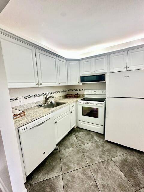 Boca Raton, FL 33434,212 Suffolk F